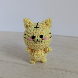 あみぐるみ 猫 黒白 眉毛 ストラップ 特殊 ハンドメイド あみぐるみ