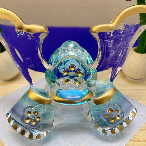 五月人形【清澄兜飾り 青 ＆ ちりめん細工花菖蒲一対付き】子どもの日