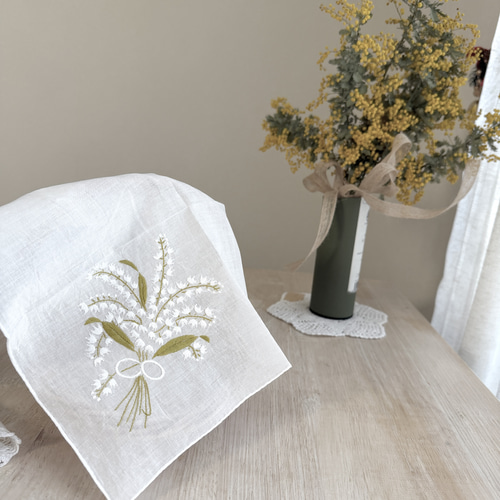 スズラン花束刺繍ハンカチ 手刺繍 コットン 鈴蘭 ハンドメイド