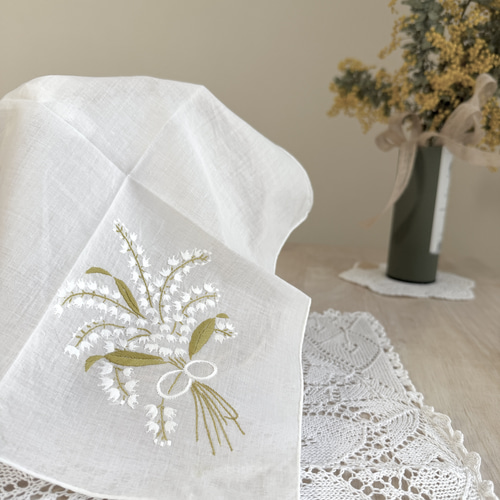 スズラン花束刺繍ハンカチ 手刺繍 コットン 鈴蘭 ハンドメイド