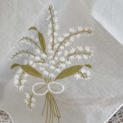 スズラン花束刺繍ハンカチ 手刺繍 コットン 鈴蘭 ハンドメイド