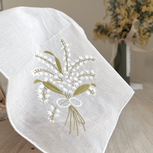 スズラン花束刺繍ハンカチ 手刺繍 コットン 鈴蘭 ハンドメイド