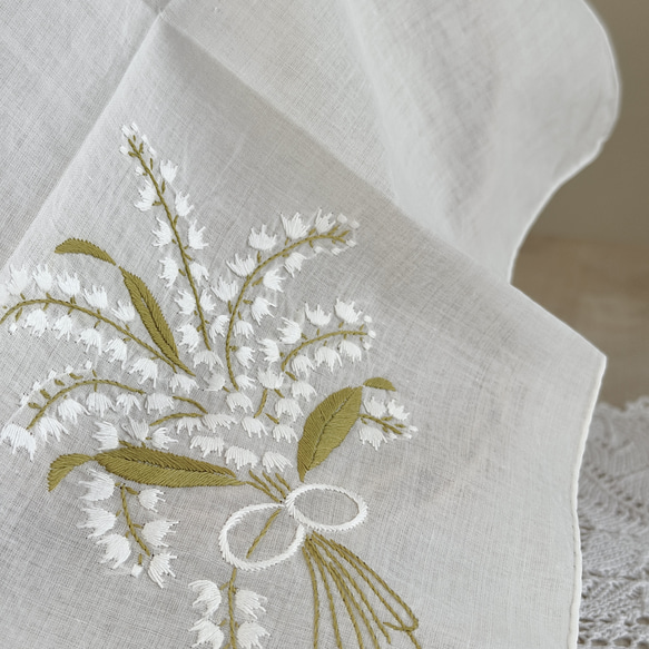スズラン花束刺繍ハンカチ 手刺繍 コットン 鈴蘭 ハンドメイド
