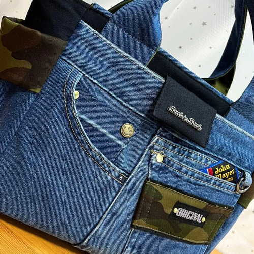 送料込みデニムリメイクバッグ（L）No.940☆ハンドバッグ マザーズ
