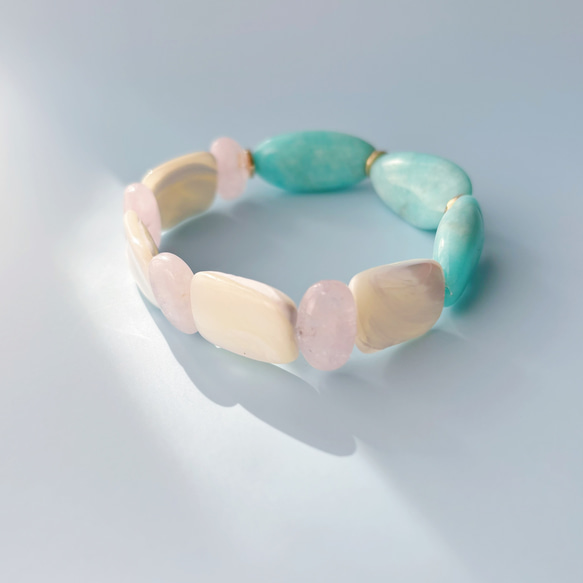 人魚姫のわすれものー南の海に光る水色×ピンク×白の天然石ブレスレット