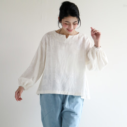 春夏【ホワイト】コットンリネン刺繍ブラウス｜涼しい・体型カバー・エンブロイダリー 2枚目の画像