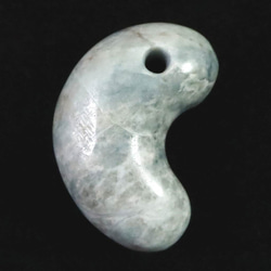 京都府産 鞍馬石 31mm 獣型 勾玉 11.0g #92420 天然石 榎本通商 通販