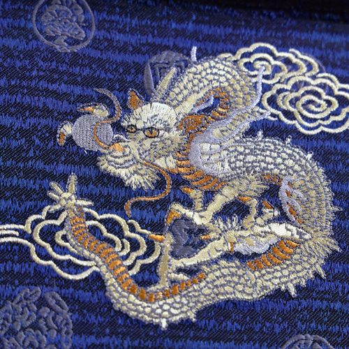 オーダーメイド名前旗 大 龍 黒 銀 刺繍 高級厚手フェルト 手作り 子どもの日 名前旗 男の子 刺繍 五月人形 龍仁 小 黒 銀糸刺繍お名前 生年月日 総