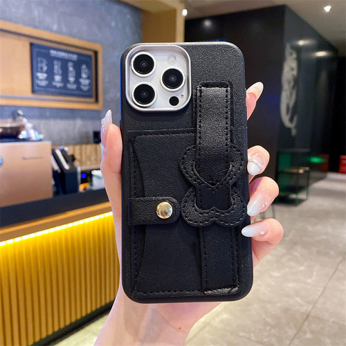 リストストラップ付きカード収納型スマホケース iPhone 17/16/15 Pro
