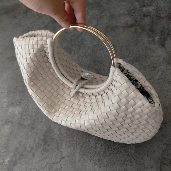 牛皮手工編織手提包 / Leather hand-woven bag「Papagena ivory」（收單後製作） 第4張的照片