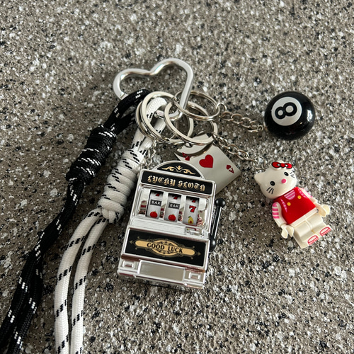 じゃらじゃらキーホルダー バッグチャーム カラビナ trump バッグ