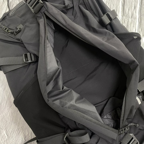 On オン Speed Pack リュックサック バックパック 30L ブラック