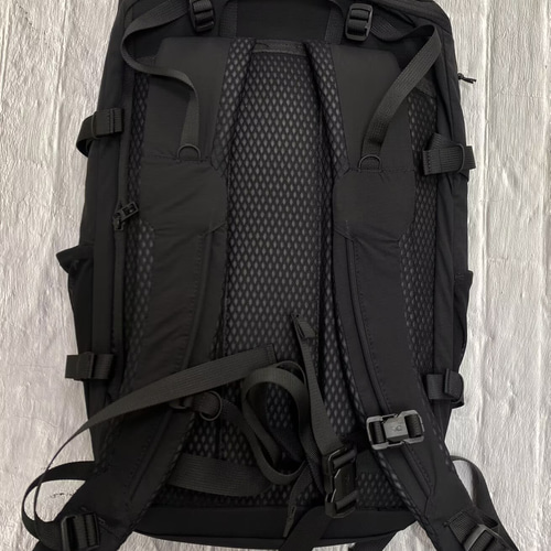 On オン Speed Pack リュックサック バックパック 30L ブラック