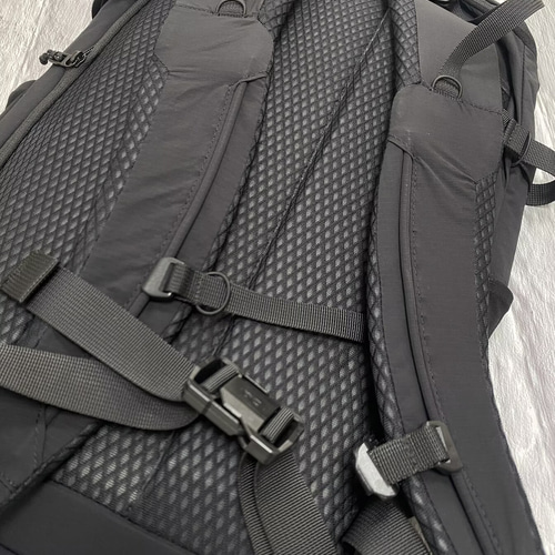 On オン Speed Pack リュックサック バックパック 30L ブラック
