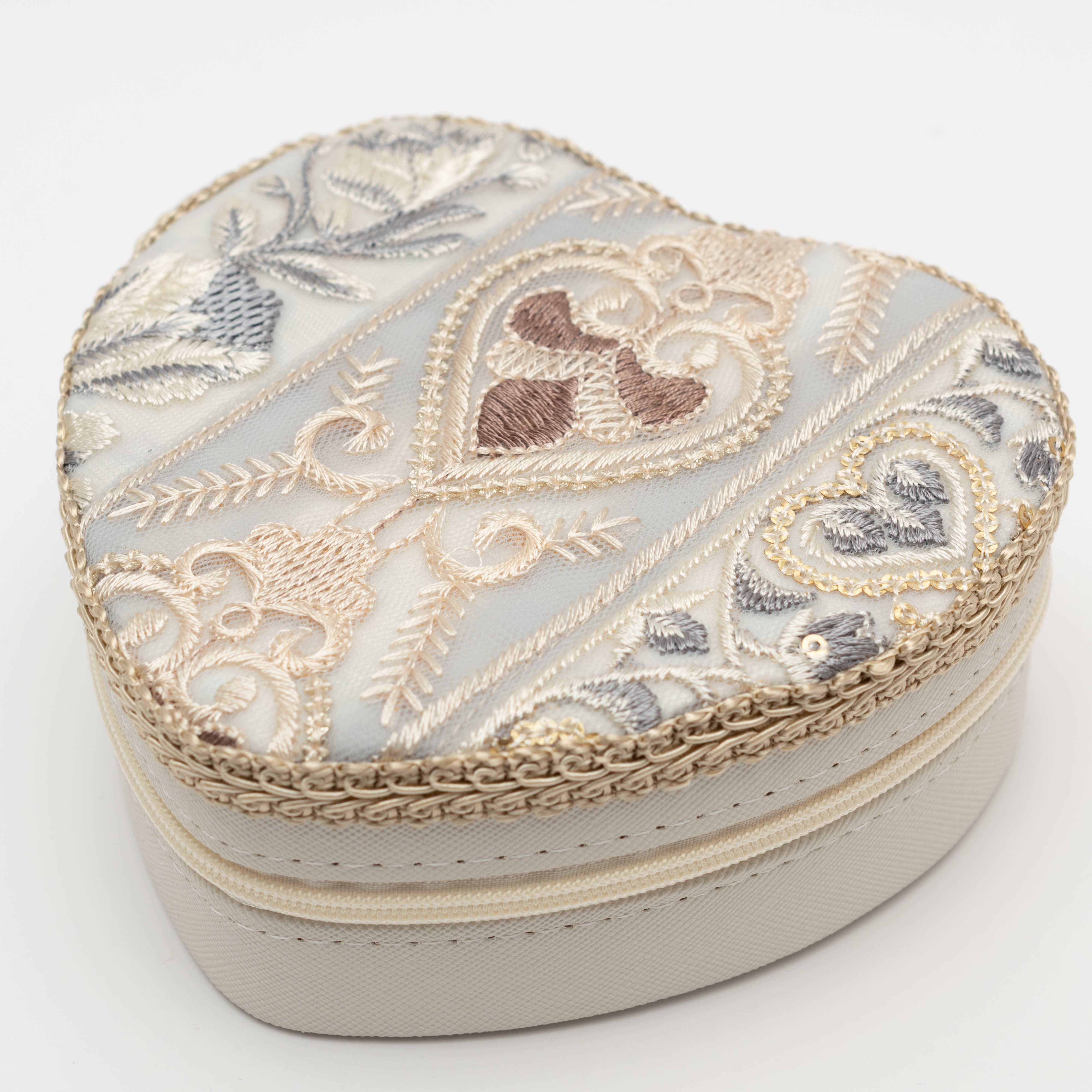 インド刺繍リボンのジュエリーケース | ハート型アクセサリーBOX