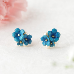 手染めレザー＊秋桜のピアスorイヤリング ボルドー ピアス（スタッド
