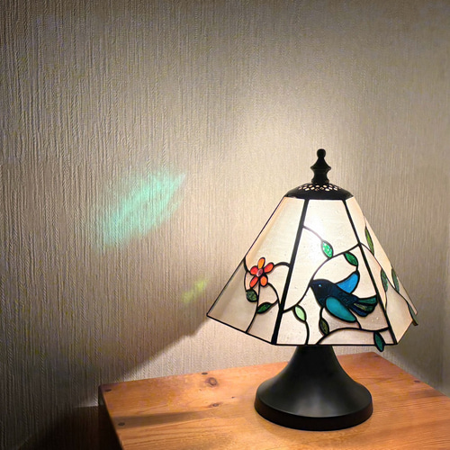 青い鳥あかり（ステンドグラスのテーブルランプ） スタンドライト