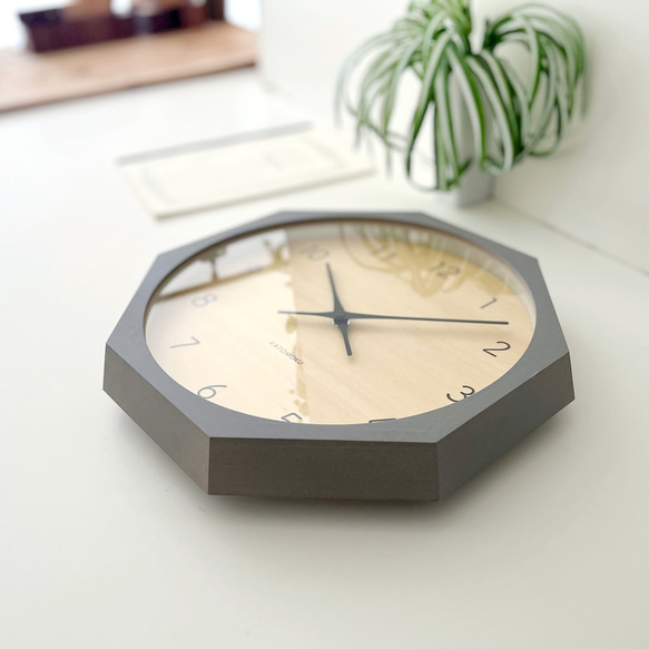 KATOMOKU muku clock 7 八角形 グレー シナ文字盤 km-83GR8 掛け時計 木製 静か 10枚目の画像
