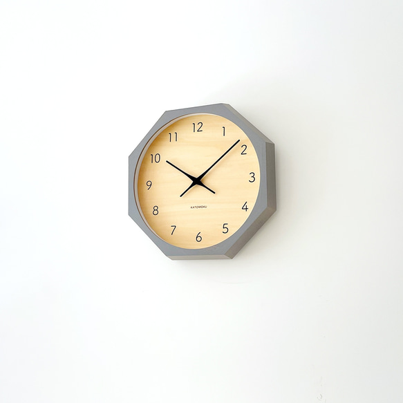 KATOMOKU muku clock 7 八角形 グレー シナ文字盤 km-83GR8 掛け時計 木製 静か 5枚目の画像
