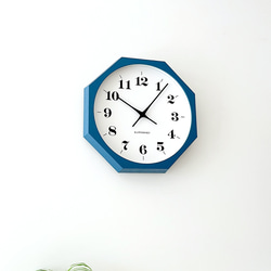 KATOMOKU muku clock 12 八角形 ブルー km-97BL8  掛け時計 木製 静か 4枚目の画像