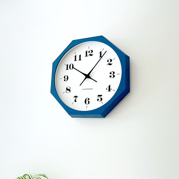 KATOMOKU muku clock 12 八角形 ブルー km-97BL8  掛け時計 木製 静か 1枚目の画像