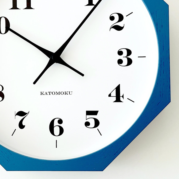 KATOMOKU muku clock 12 八角形 ブルー km-97BL8  掛け時計 木製 静か 9枚目の画像