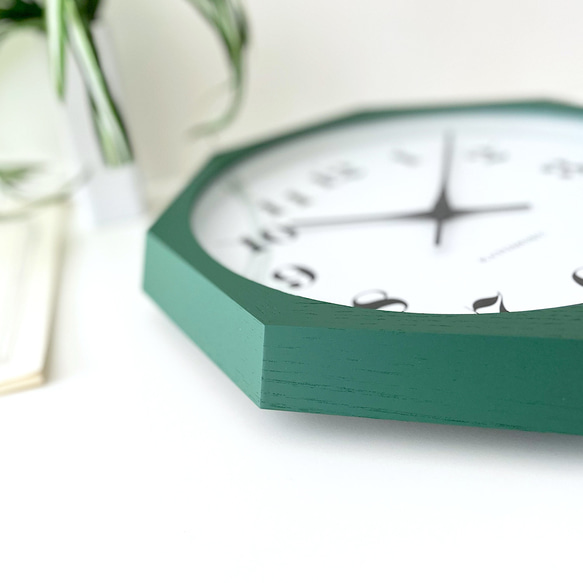 KATOMOKU muku clock 12 八角形 グリーン km-97GR8  掛け時計 木製 静か 7枚目の画像