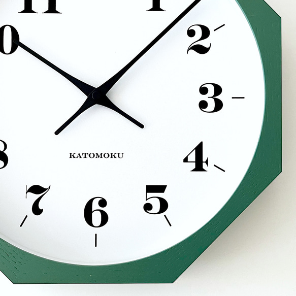 KATOMOKU muku clock 12 八角形 グリーン km-97GR8  掛け時計 木製 静か 9枚目の画像