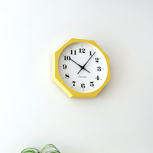 KATOMOKU muku clock 12 八角形 イエロー km-97YE8  掛け時計 木製 静か 4枚目の画像