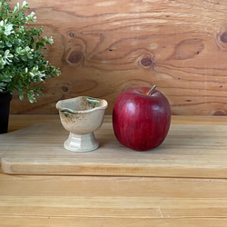 《数量限定・特別価格》花びら小鉢｜高台付き珍味　伊賀織部 2枚目の画像