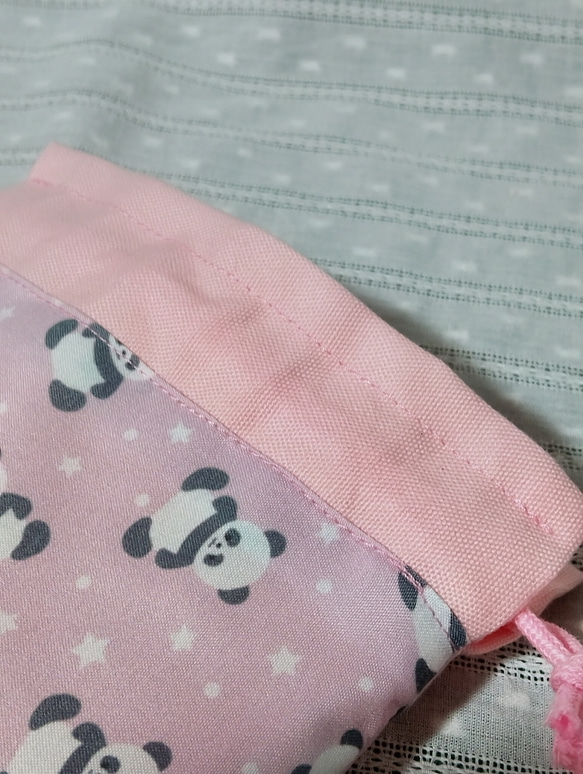 コロコロパンダとスターの丸いミニ巾着袋。飴ちゃんやリップポーチに（丸い巾着）（ミニ巾着） 2枚目の画像