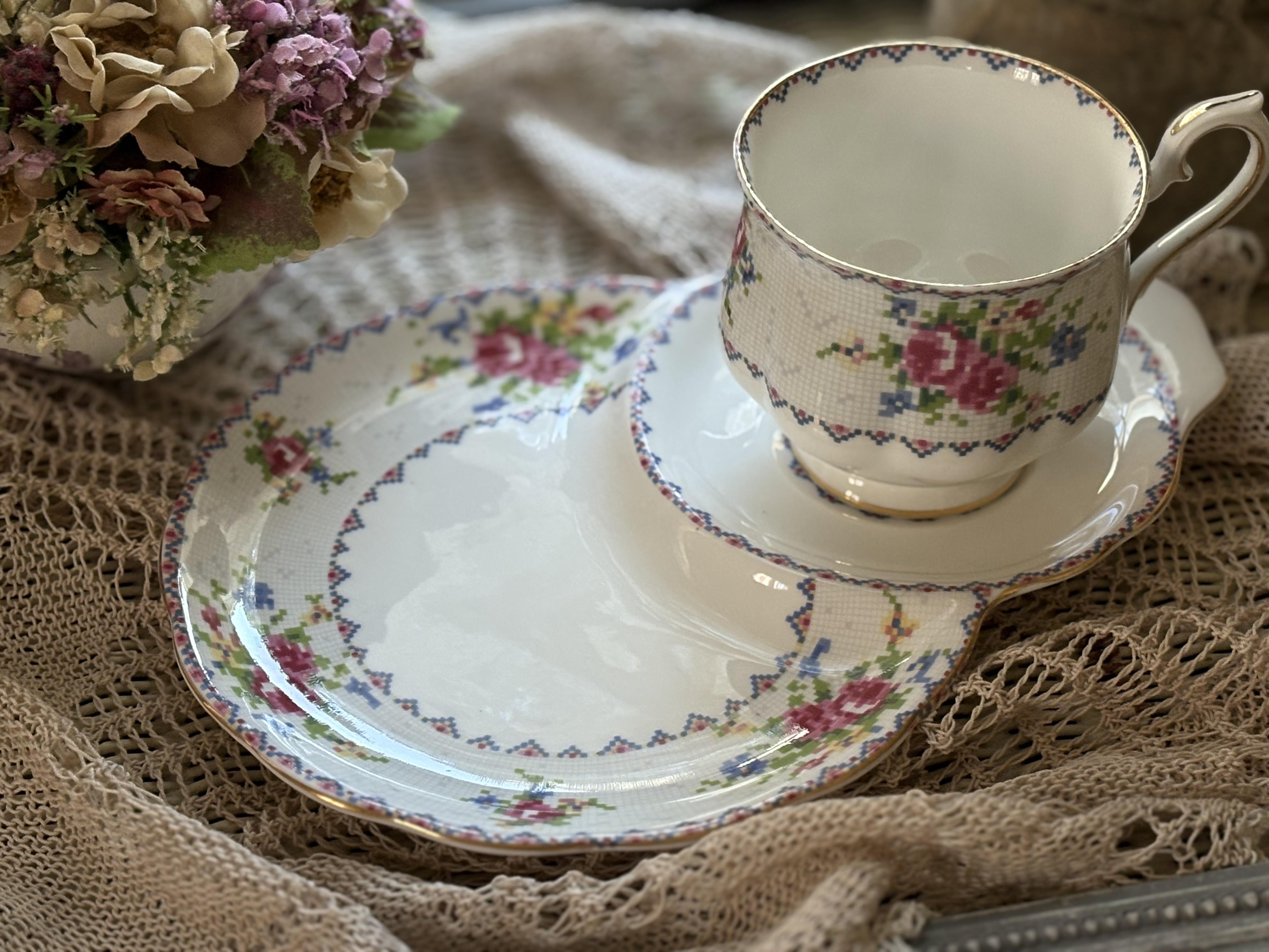 英国Vintage ROYAL ALBERT ロイヤルアルバート プチポワン