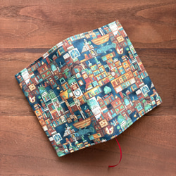 【文庫】不思議な本の街のブックカバー　ブルー　型崩れしにくい　布　サイズ変更可能　　 5枚目の画像