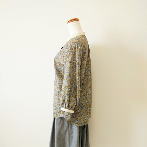 Ditzy floral blouse グリーン M～Lサイズ ブラウス hariangii 通販