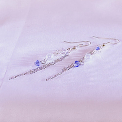 スワロフスキービーズとパールが可愛いチェーンピアス♡選べるカラー♡ 4枚目の画像