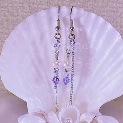 スワロフスキービーズとパールが可愛いチェーンピアス♡選べるカラー♡ 1枚目の画像