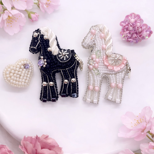 ビーズ刺繍 月影の馬(ナイトホース)ブローチ(キーホルダー) ブローチ
