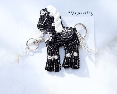ビーズ刺繍 月影の馬(ナイトホース)ブローチ(キーホルダー) ブローチ