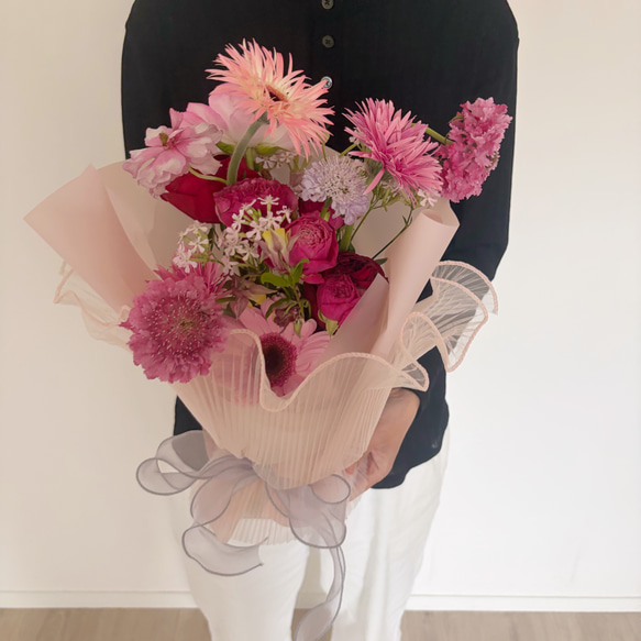 フレッシュフラワー　そのまま飾れるブーケ・ピンク S・Mサイズ　生花　花束　母の日　フラワー　母の日ギフト2026 1枚目の画像