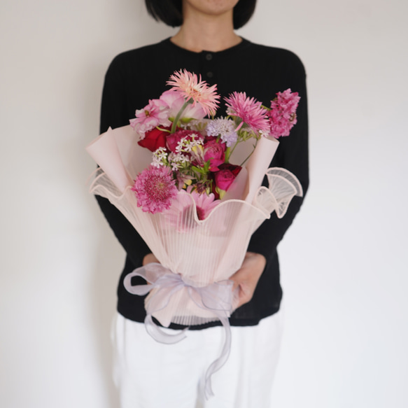 フレッシュフラワー　そのまま飾れるブーケ・ピンク S・Mサイズ　生花　花束　母の日　フラワー　母の日ギフト2026 4枚目の画像