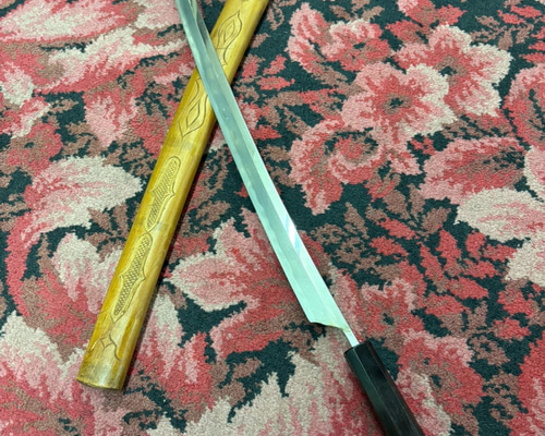 鎌型薄刃包丁鞘　アイヌ紋様彫刻　タシロ風和包丁　アイヌ　鞘のみです。 玉鋼製包丁 アイヌ彫り鞘 アイヌ紋様彫刻 鱗彫り 彫刻 フレレｸ 通販