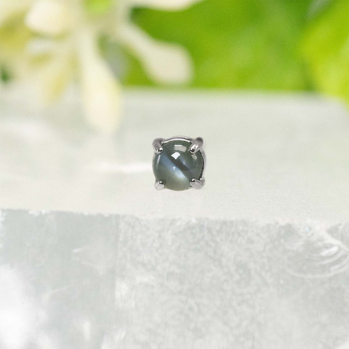 天然アレキサンドライト キャッツアイ・ピアス 約3mm（片耳