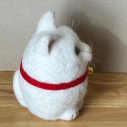 たまご型猫(白)(大)置物 4枚目の画像