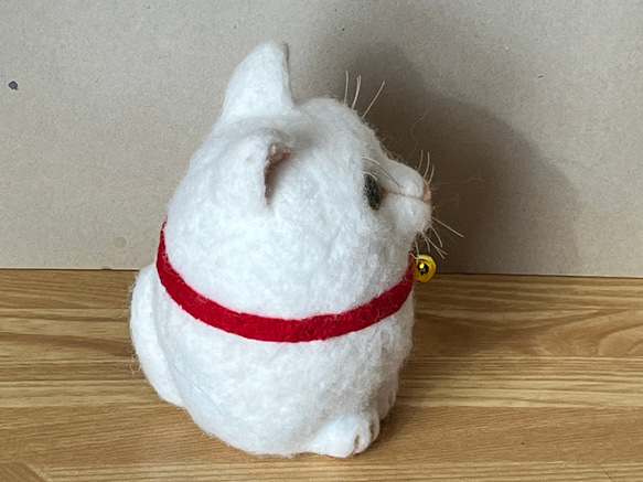 たまご型猫(白)(大)置物 4枚目の画像