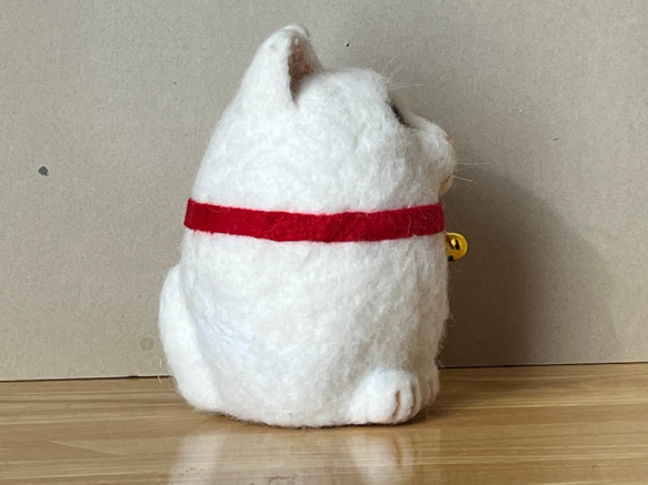 たまご型猫(白)(大)置物 3枚目の画像