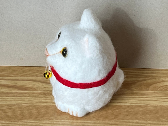 たまご型猫(白)(大)置物 8枚目の画像
