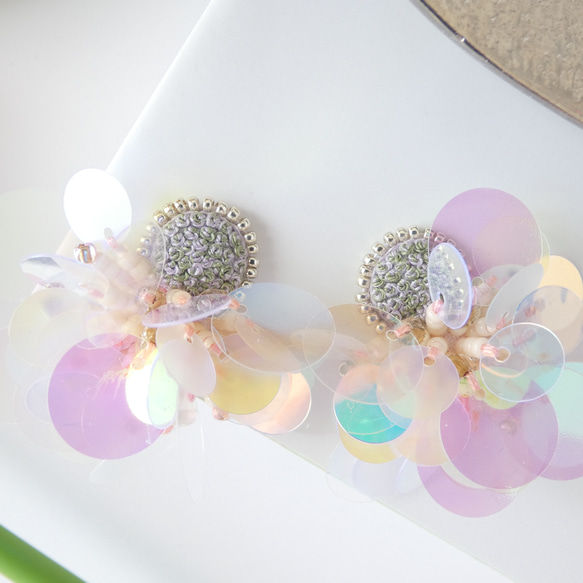 MOS✳　手刺繍アクセサリー　ピアス　イヤリング 手刺繍ピアス/イヤリング〈dress〉purple×green mix+aurora ピアス