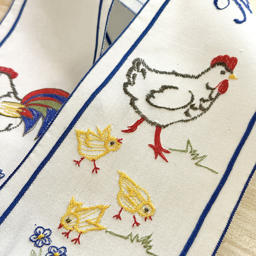 アンティーク 風車と橋と木と花刺繍クロス 家鴨の親子刺繍リボン付 カーテンパネル ドイツヴィンテージリボン 鶏とひよこの刺繍カーテンタッセル撮影小物