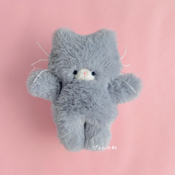 いちごちゃんフワフワロップイヤー♡手のひらサイズ うさぎぬいぐるみ