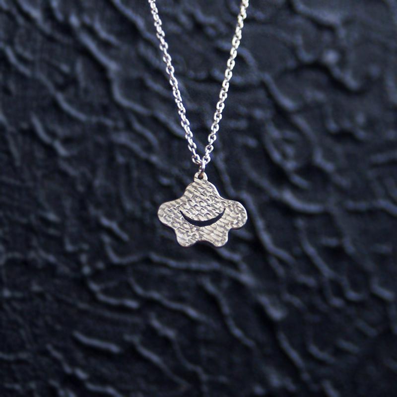 光琳梅 梅モチーフ 彫金シルバーネックレス